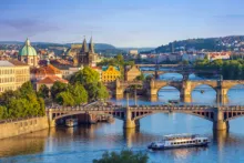 Vue de Prague avec le pont Charles